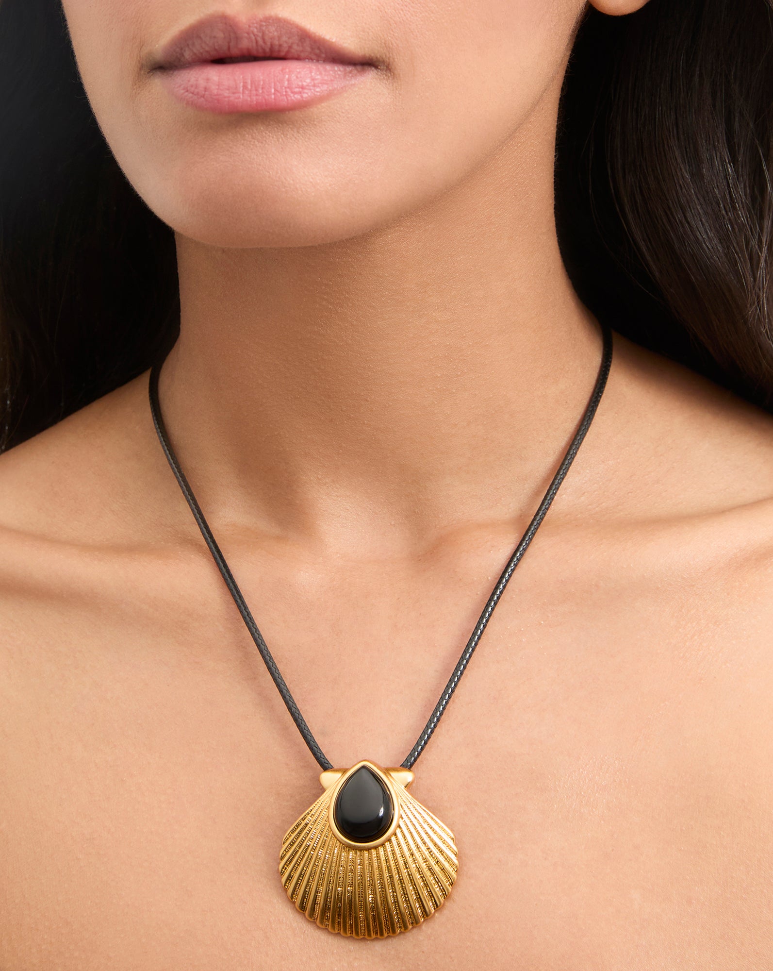 18k Gold-Plated Shell Cord Necklace with Black Onyx | Julietta