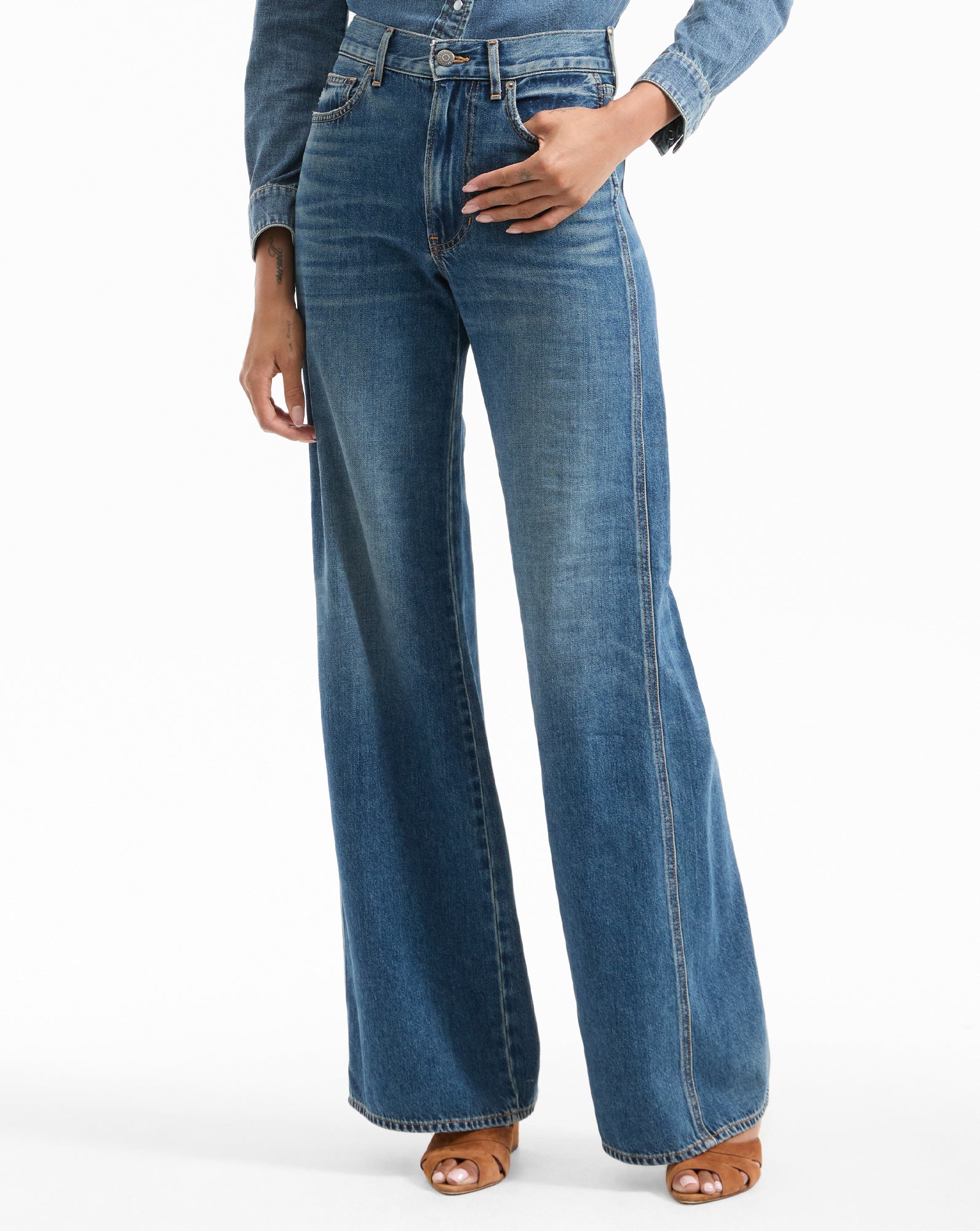 Mid Rise Wide-Leg Jeans in Soft Dream Denim | Kasey