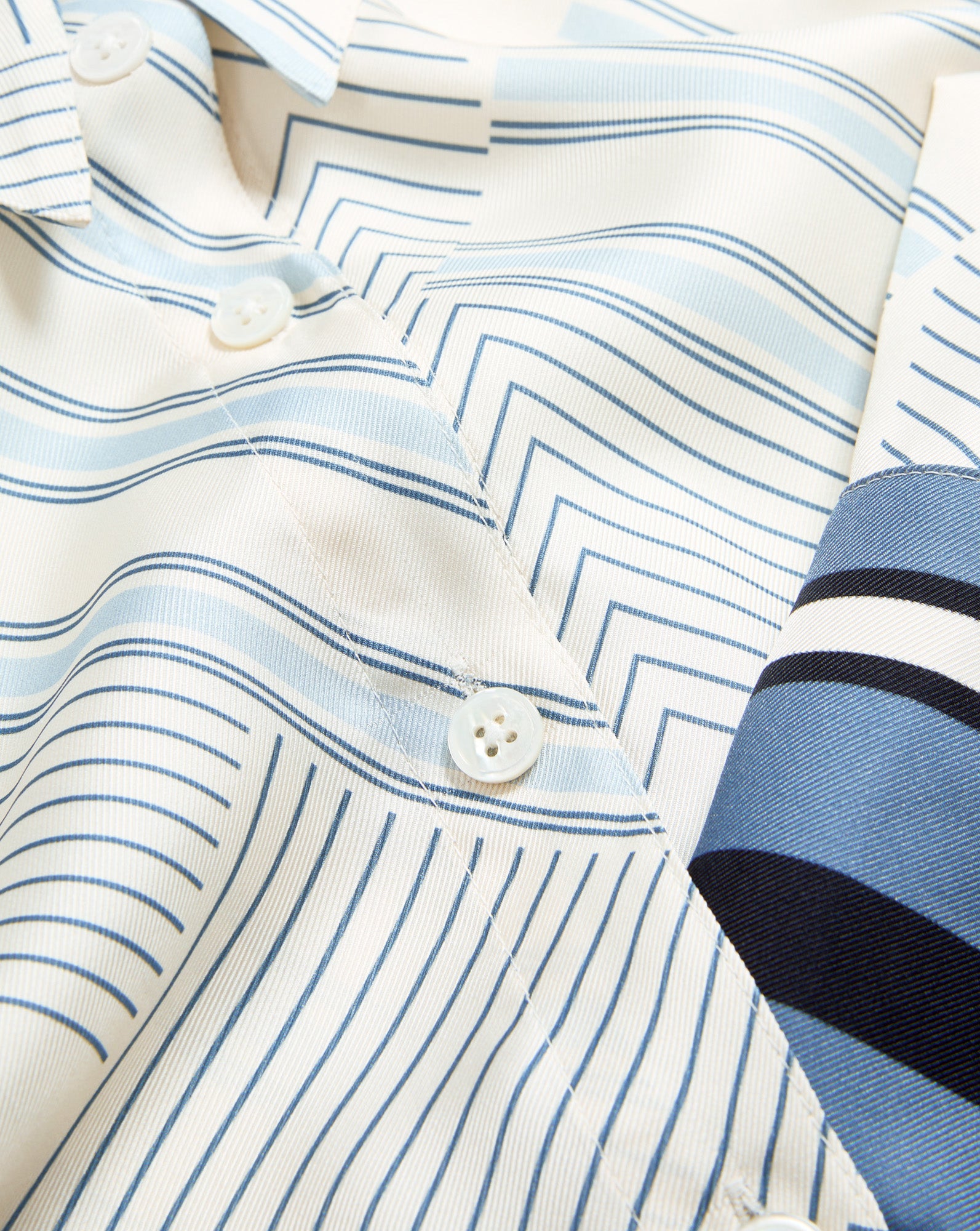 Silk Button-Down Shirt with Relaxed Fit & Geometric Print | Delila